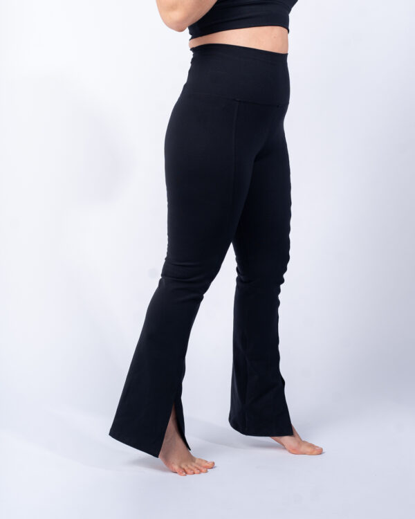 Calza deportiva con tajo de alto impacto - Negro